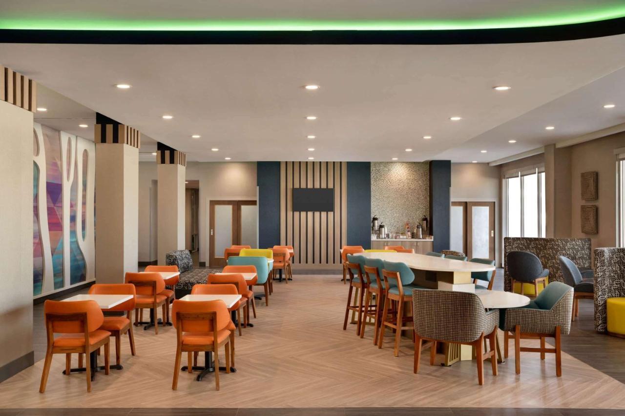 La Quinta Inn & Suites By Wyndham San Antonio Seaworld Lafb Exterior foto